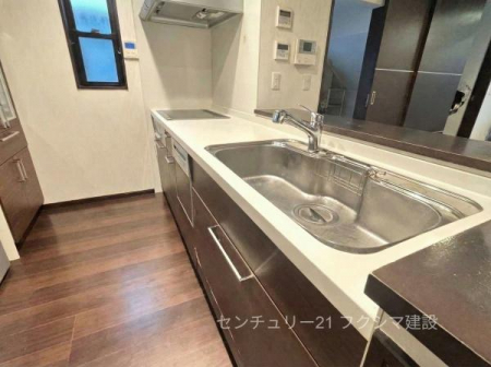 �L�b�`���@��CG�ŉƋ�⏬�����������C���[�W�摜�ł��B�����X�y�[�X���L���Ƃ�ꂽ�L�b�`���BIH�R�����Ȃ̂ň��S�ł��|�������N���N�ł���