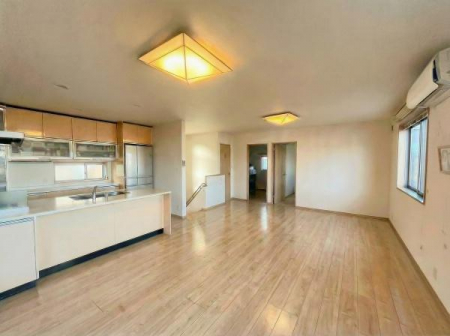 ���r���O�@2�K�FLDK
20���ȏ�̍L�X���r���O�B���Ј�x�����ɂ��������������B
�����Z���ɕt���A�Ƌ��AI���H�ɂ��������Ă���܂��B