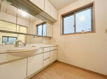 ���ʑ�E���ʏ��@�����Z���ɕt���A�Ƌ��AI���H�ɂ��������Ă���܂��B
