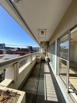 �o���R�j�[�@�o���R�j�[�ɂ͉Ԓd��2����̂ŁA�A������Ă鎖���\�ł�