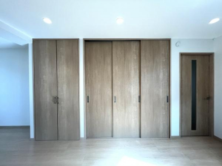 ���[�@�e���Ɏ��[���m�ۂ��Ă���A�ߗނ���p�i���������萮���\�I
���Z��Ԃ��L���ۂĂ�̂����͂ł���