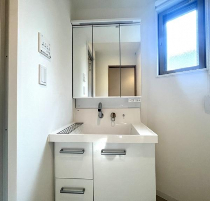 ���ʑ�E���ʏ��@�g�x�x�����₷���݌v�̐��ʑ��
������[��������Ă���A���̏��������K�ɍs�����Ԃł��I