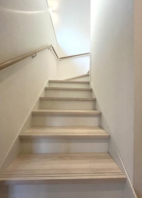 ���̑����ρ@�������蕝���m�ۂ����K�i�I
���q�l�₲����̕��ɂ��z�����ꂽ�A�g���₷���Z�܂��݌v�ł���