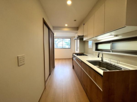 �L�b�`���@�������ӎ��������C�A�E�g�ŁA��������z�V�܂ŃX���[�Y��
���X�̉Ǝ����S���y�����Ă����g������̗ǂ���Ԃł��I