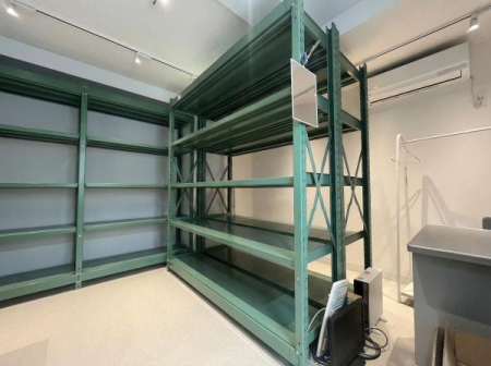 ���r���O�ȊO�̋����@�ו�����i���܂Ƃ߂Ď��[�ł���q�ɕt���I
���Z��Ԃ⎖������������������ۂĂ�֗��ȃX�y�[�X�ł���