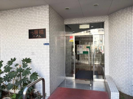 �G���g�����X�@�����֓���G���g�����X�́A�����̋A����}����ꏊ���A�̗͂΂��Y�����A������������ۂɎd�オ���Ă��܂��B���Ќ��n�ł��m�F���������B